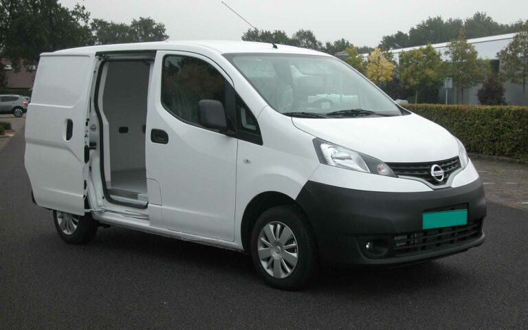 nissan NV 200