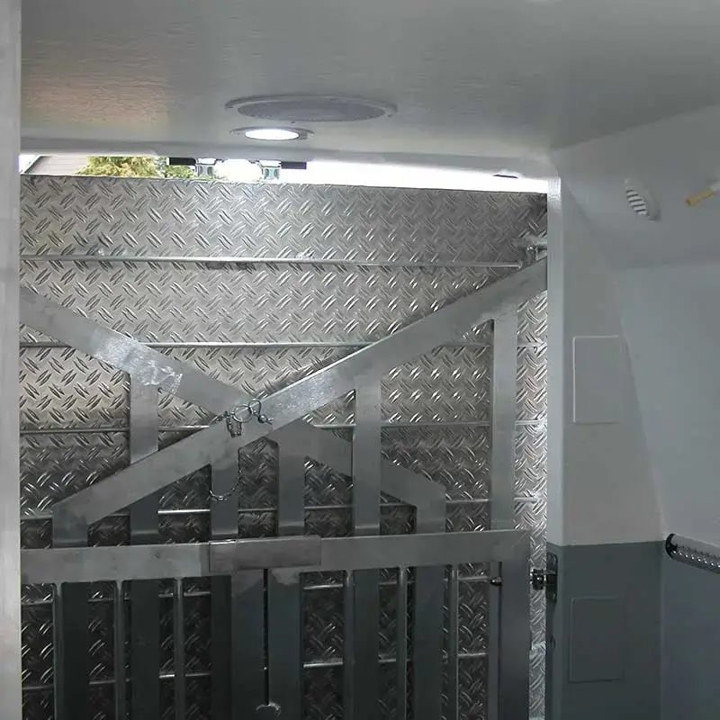 iveco daily bestelwagen ombouw dieren