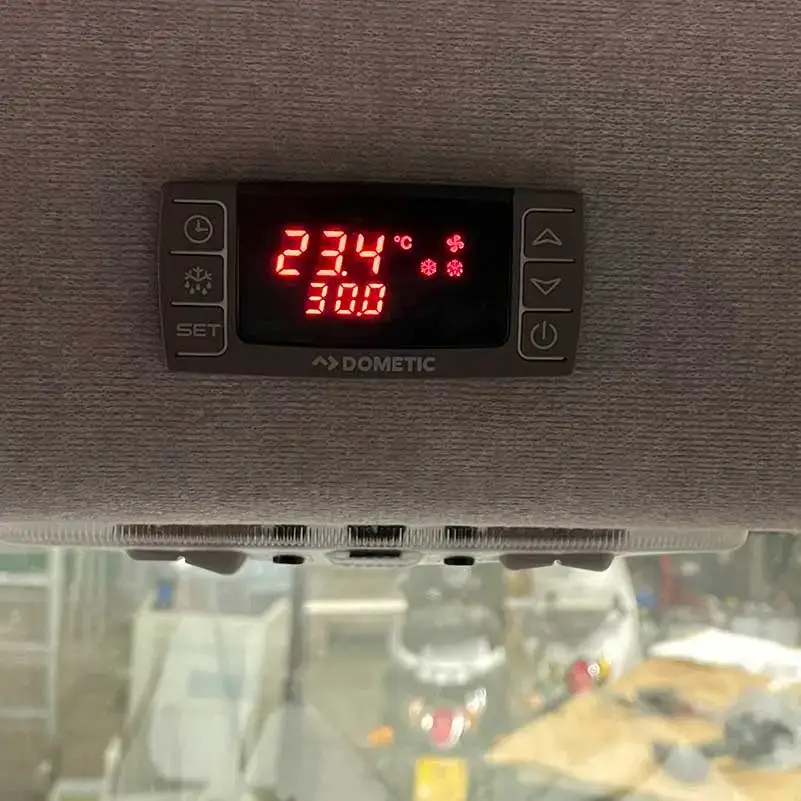 temperatuurmeter bestelwagen dierenvervoer